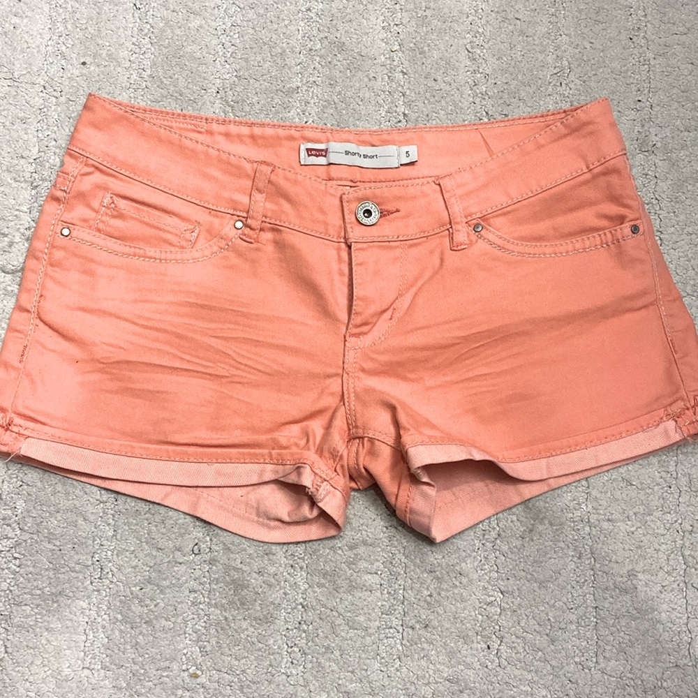 Levi’s Shorty Short Size 5